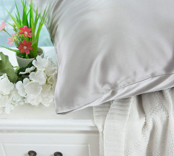 Olesilk 19 Momme 5 Pieces Silk 100% Pure Mulberry Silk Bedding Sets ( 1 Duvet Cover + 1 Flat Sheet + 1 Fitted Sheet + 2 Zipper Pillowcases )